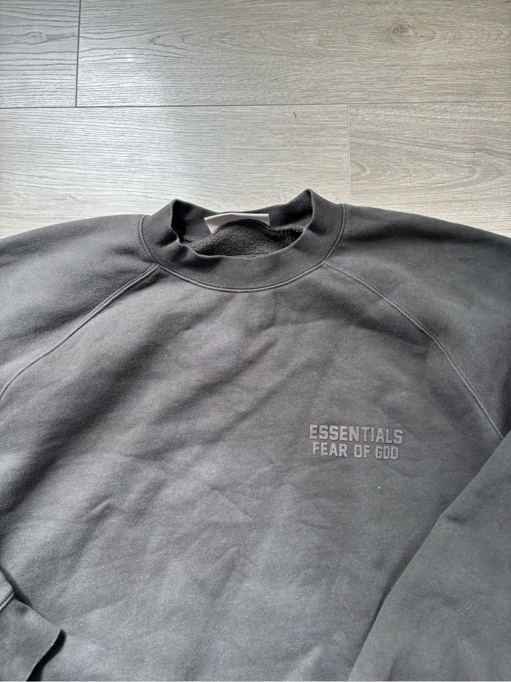 Fear of God Essentials Crewneck - Picture 2 of 5